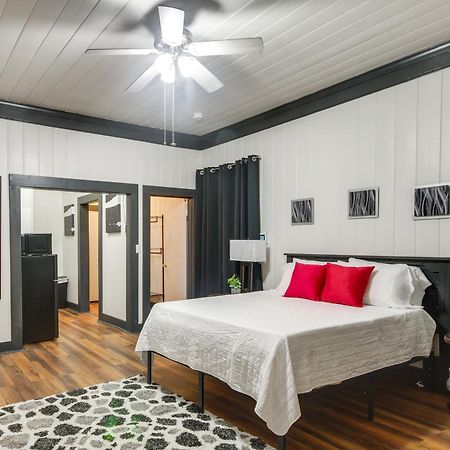 Modern Greenwood Studio Less Than 1 Mi To Downtown! Exteriör bild