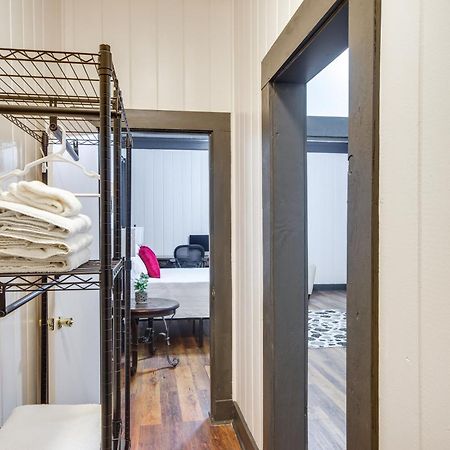 Modern Greenwood Studio Less Than 1 Mi To Downtown! Exteriör bild