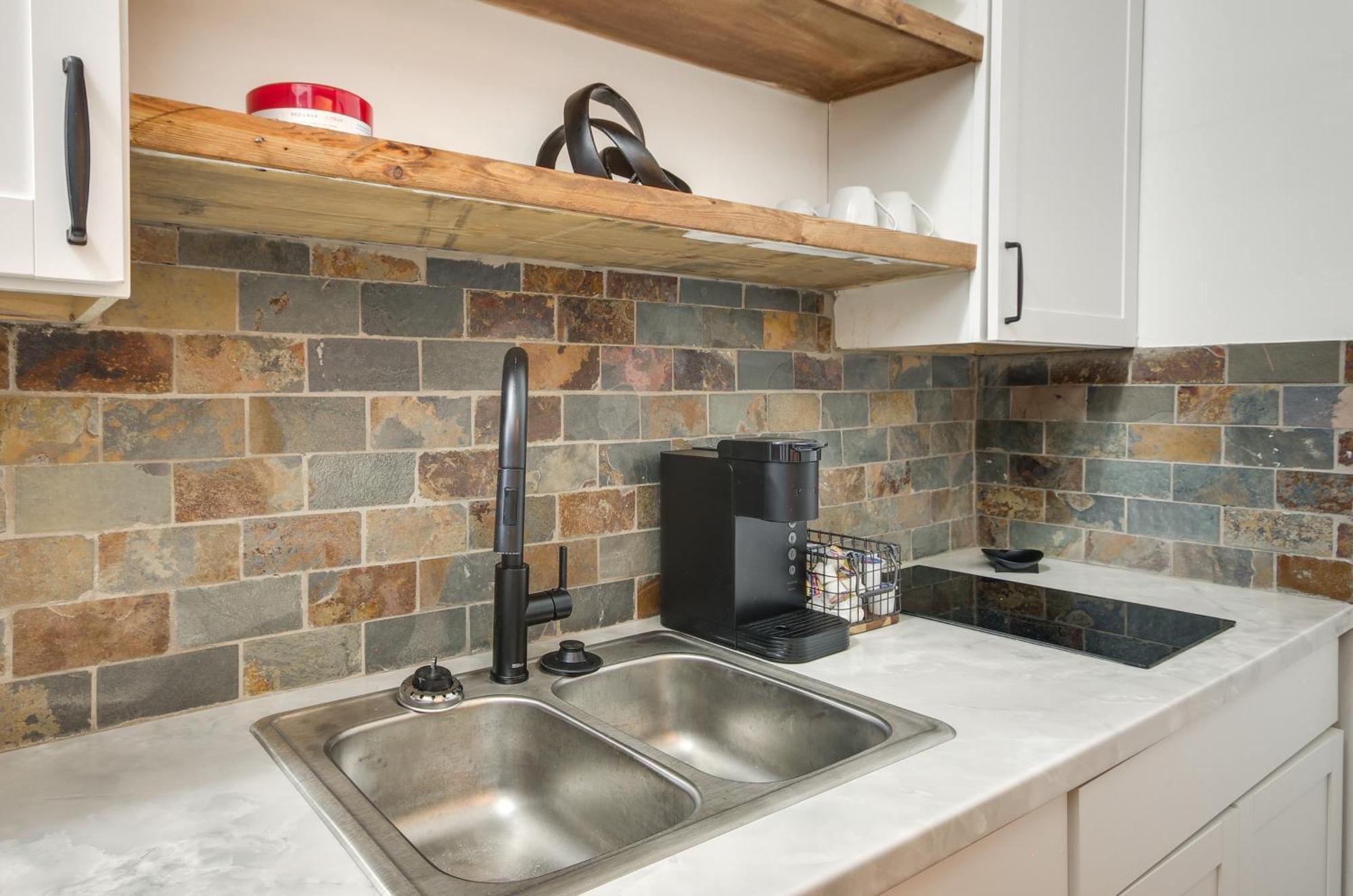 Modern Greenwood Studio Less Than 1 Mi To Downtown! Exteriör bild