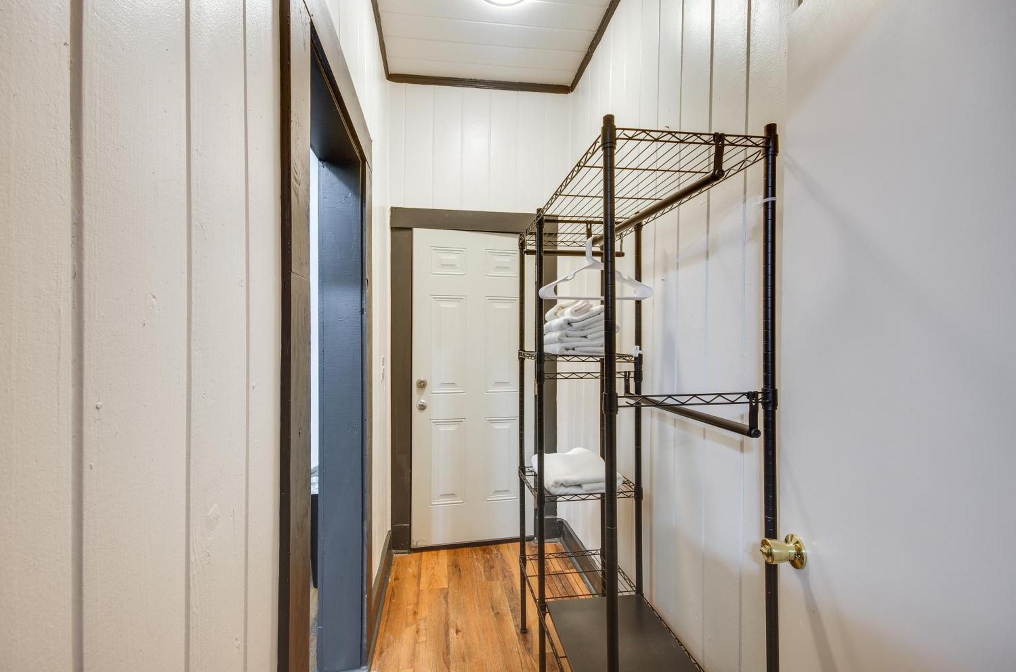 Modern Greenwood Studio Less Than 1 Mi To Downtown! Exteriör bild